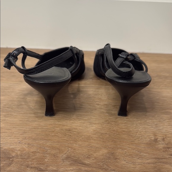 Gianni Bini Black Slingback Heels with T-Strap - Picture 5 of 6
